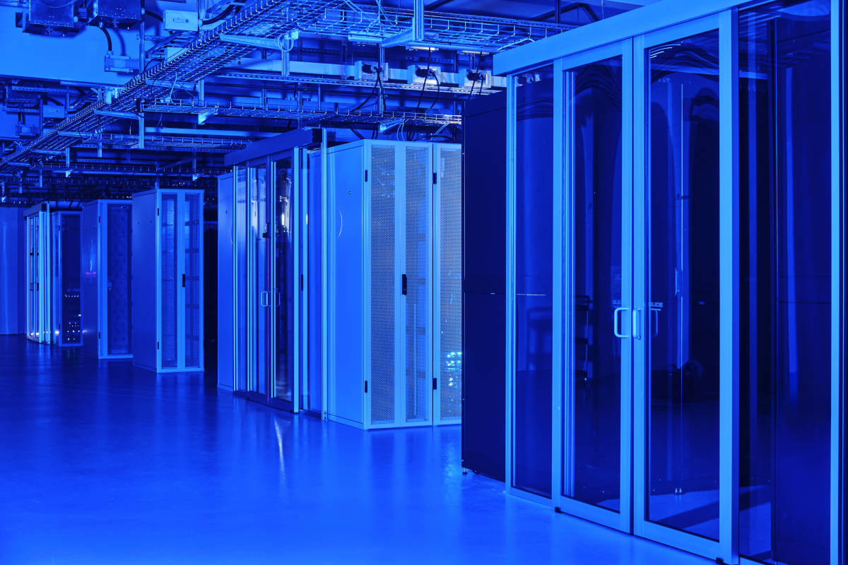 3145 ICE03 datahall blue